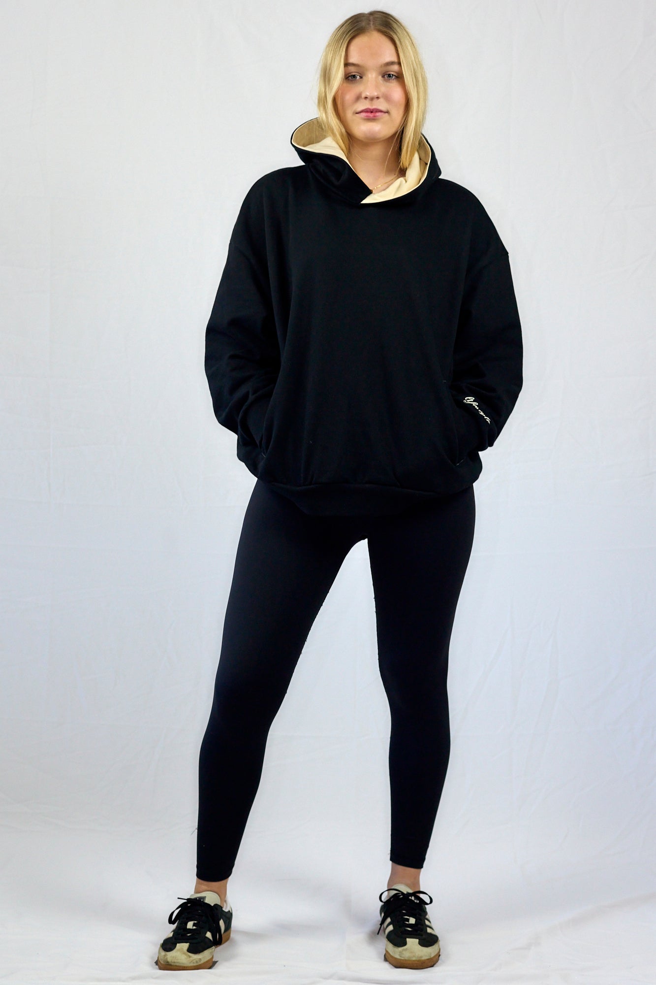 UPRISING HOODIE (BLACK)